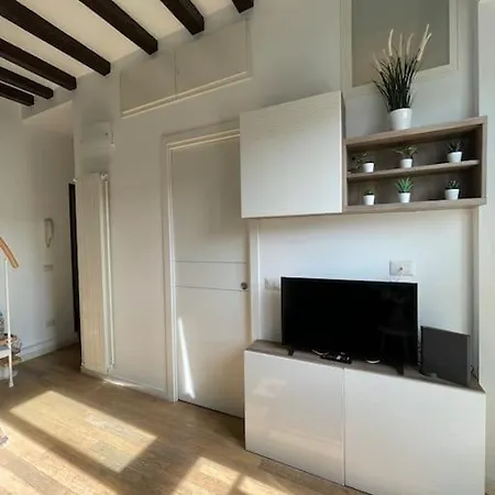 Cozy Studio In Porta Venezia דירה